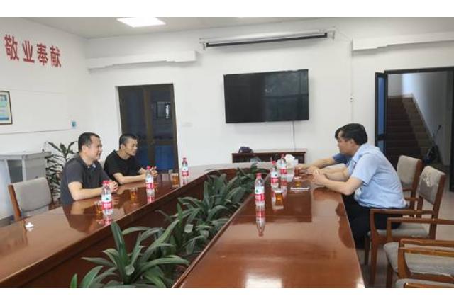 中国农业科学院钱永忠研究员一行到我园交流考察