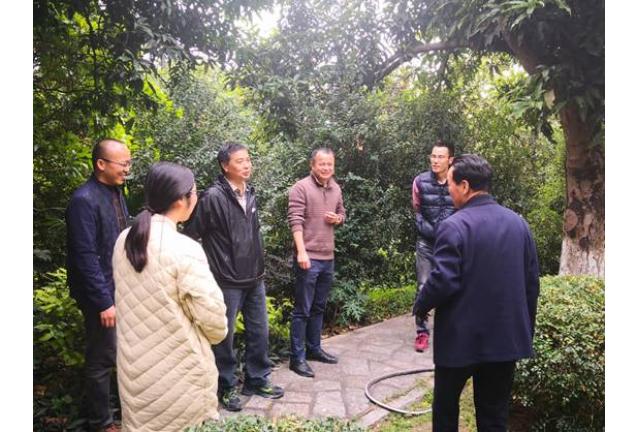 临夏市河州紫斑牡丹产业发展协会会长一行到我园参访交流