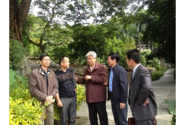 中科院院士、植物病理学家谢联辉院士考察引种园