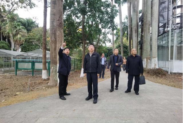 厦门市科学技术局局长孔曙光一行到引种园检查指导安全工作